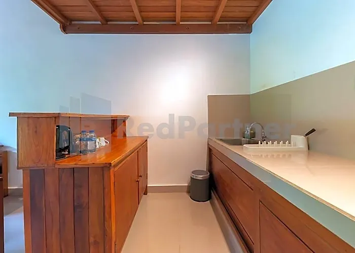 Brisk Redpartner Hotel